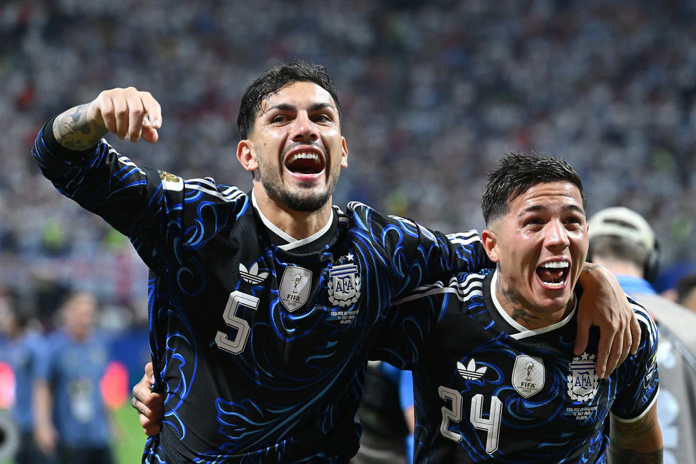 Harry Kane bị sao Argentina tố vi phạm luật mới của FIFA - Ảnh 3. Harry Kane bị sao Argentina tố vi phạm luật mới của FIFA - Ảnh 3.