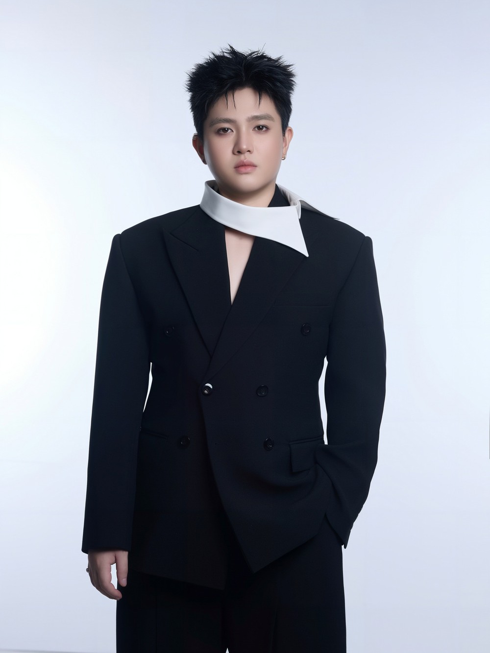 Trungg I.U bắt tay Nguyên Hà ra mắt bản ballad đậm chất điện ảnh về nỗi cô đơn - Ảnh 4. Trungg I.U bắt tay Nguyên Hà ra mắt bản ballad đậm chất điện ảnh về nỗi cô đơn - Ảnh 4.