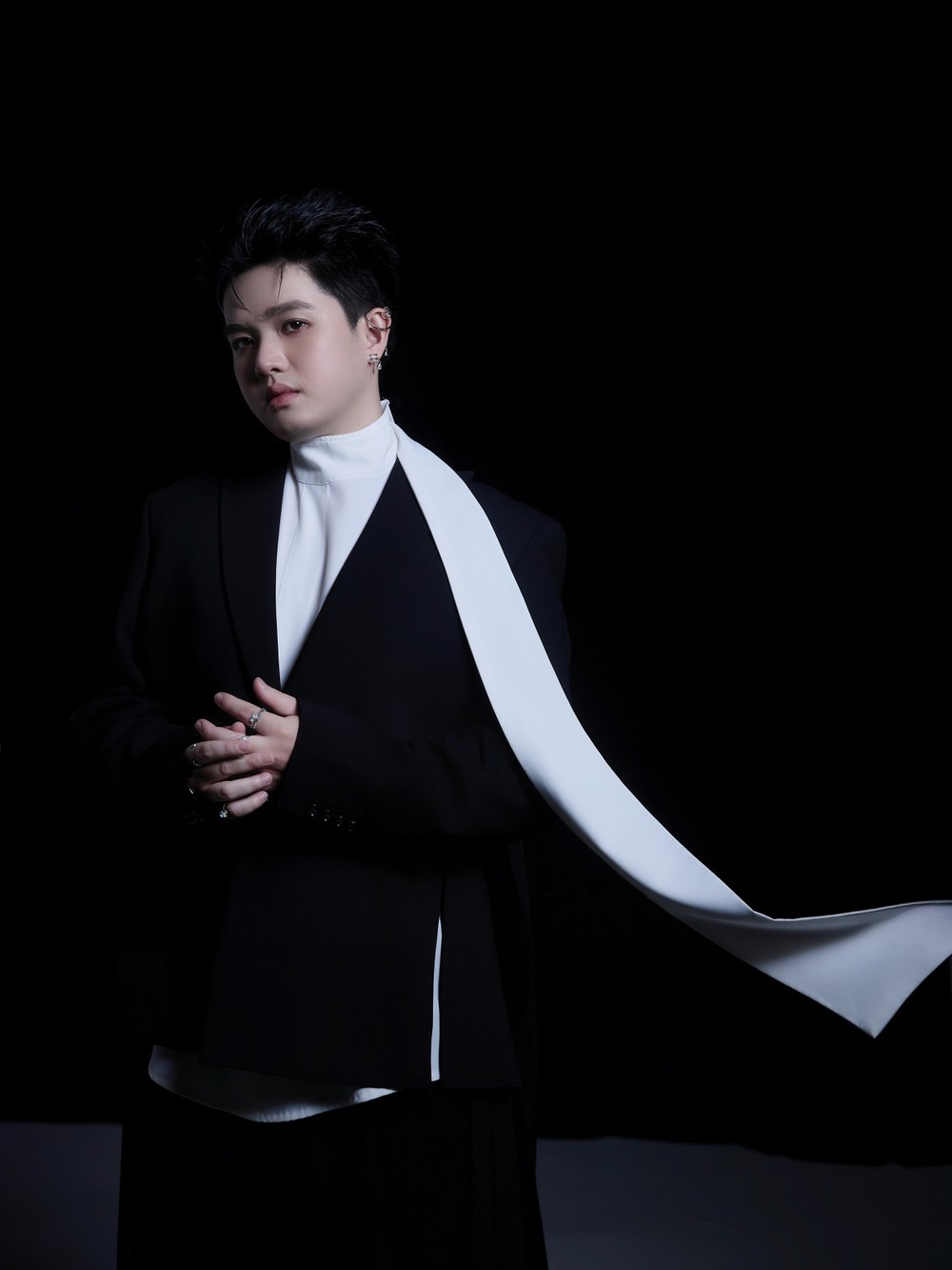 Trungg I.U bắt tay Nguyên Hà ra mắt bản ballad đậm chất điện ảnh về nỗi cô đơn - Ảnh 1. Trungg I.U bắt tay Nguyên Hà ra mắt bản ballad đậm chất điện ảnh về nỗi cô đơn - Ảnh 1.