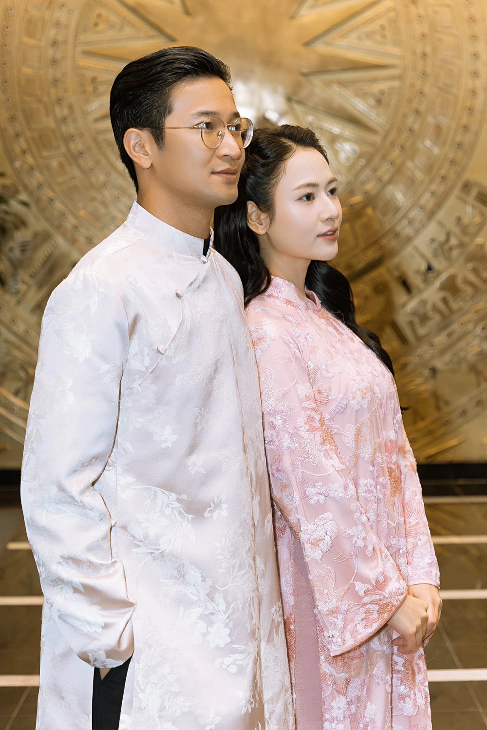 Việt Hoa hé lộ bí mật phía sau cảnh tỏ tình gây sốt của Thanh Hưng trong "Lửa trắng" - Ảnh 10. Việt Hoa hé lộ bí mật phía sau cảnh tỏ tình gây sốt của Thanh Hưng trong "Lửa trắng" - Ảnh 10.