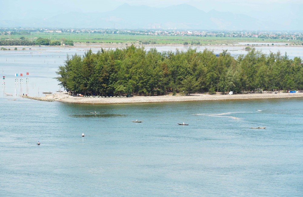 Huế: Vẻ đẹp bình yên của cửa biển Thuận An - Ảnh 4.