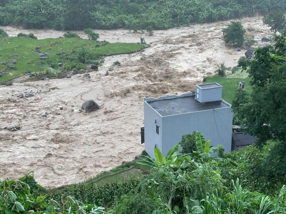 Ban Chỉ đạo Phòng thủ dân sự Quốc gia yêu cầu khẩn trương ứng phó mưa lũ Bắc Bộ - Ảnh 1. Ban Chỉ đạo Phòng thủ dân sự Quốc gia yêu cầu khẩn trương ứng phó mưa lũ Bắc Bộ - Ảnh 1.