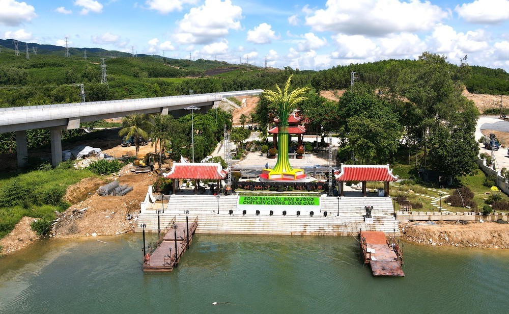 Long Đại - Từ tọa độ lửa đến địa chỉ đỏ của lòng tri ân - Ảnh 1. Long Đại - Từ tọa độ lửa đến địa chỉ đỏ của lòng tri ân - Ảnh 1.