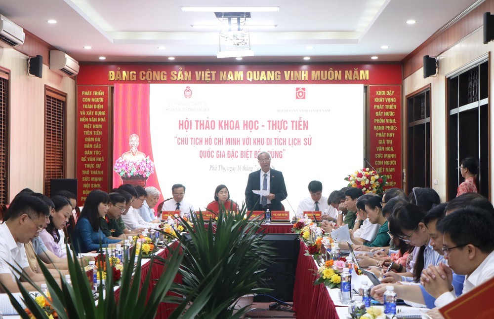Chủ tịch Hồ Chí Minh với Khu Di tích lịch sử quốc gia đặc biệt Đền Hùng - Ảnh 3. Chủ tịch Hồ Chí Minh với Khu Di tích lịch sử quốc gia đặc biệt Đền Hùng - Ảnh 3.