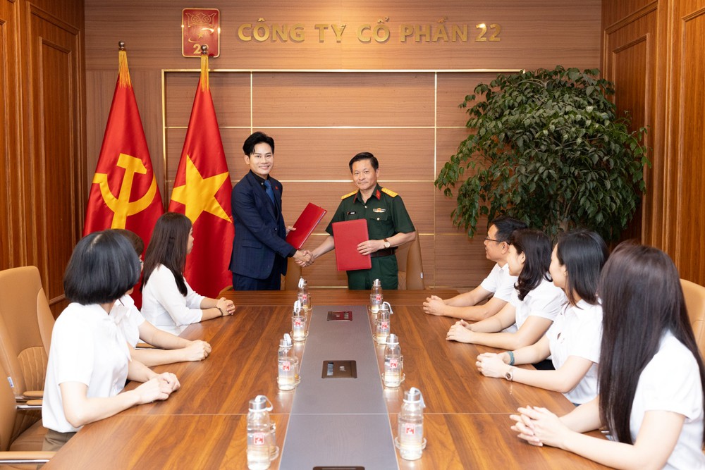 MC Hồng Phúc đồng hành cùng các hoạt động thiện nguyện của Bộ Quốc phòng - Ảnh 3. MC Hồng Phúc đồng hành cùng các hoạt động thiện nguyện của Bộ Quốc phòng - Ảnh 3.