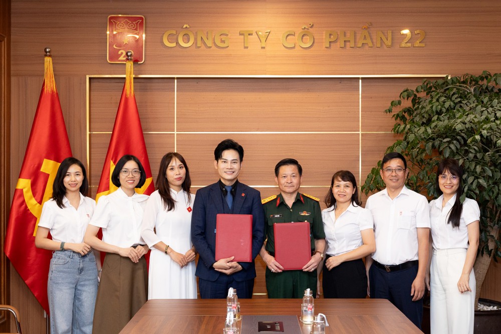 MC Hồng Phúc đồng hành cùng các hoạt động thiện nguyện của Bộ Quốc phòng - Ảnh 1. MC Hồng Phúc đồng hành cùng các hoạt động thiện nguyện của Bộ Quốc phòng - Ảnh 1.