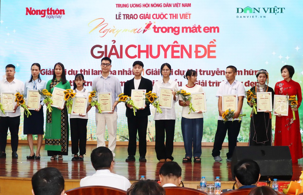 Trao giải cuộc thi viết “Ngày mai trong mắt em”: Lan tỏa khát vọng và nghị lực của thế hệ trẻ - Ảnh 5.