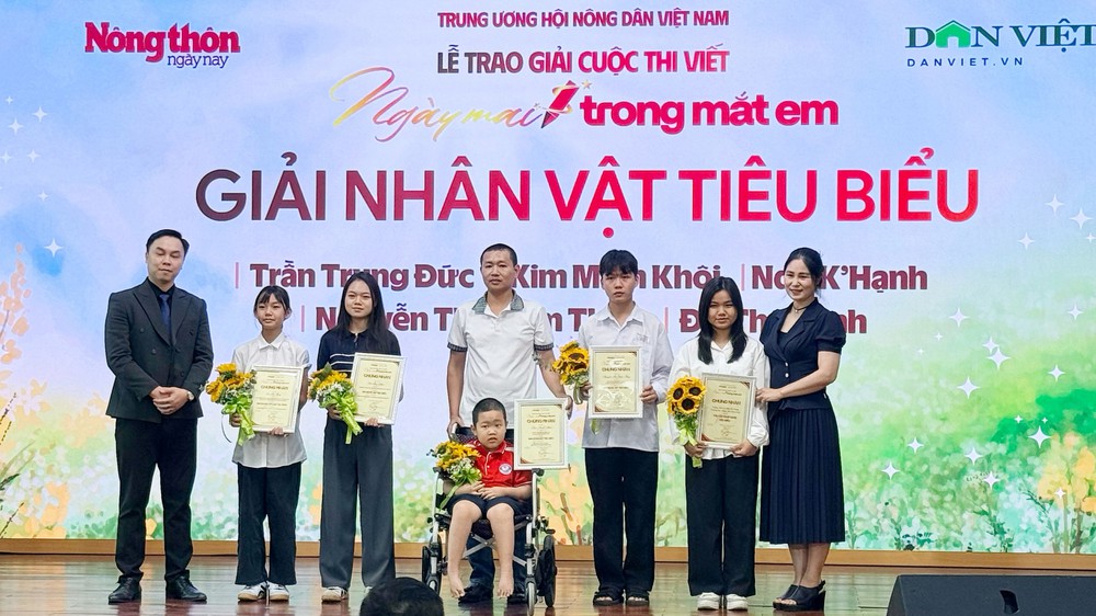 Trao giải cuộc thi viết “Ngày mai trong mắt em”: Lan tỏa khát vọng và nghị lực của thế hệ trẻ - Ảnh 7.