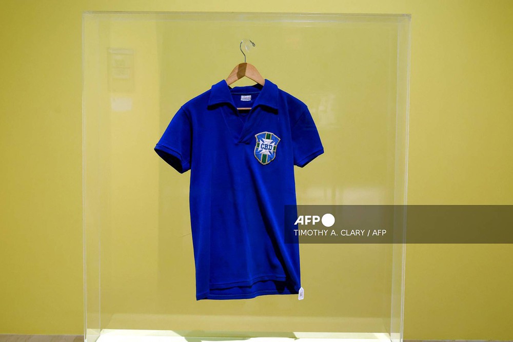 World Cup 2026: Kỷ vật đặc biệt của Vua bóng đá Pele được bán với giá gần 5 triệu USD - Ảnh 1.