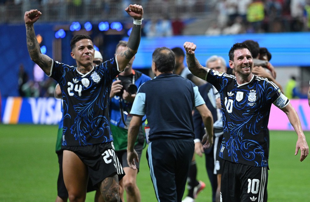 Sự thật về bức thư đẫm nước mắt Enzo gửi Messi - Ảnh 1. Sự thật về bức thư đẫm nước mắt Enzo gửi Messi - Ảnh 1.