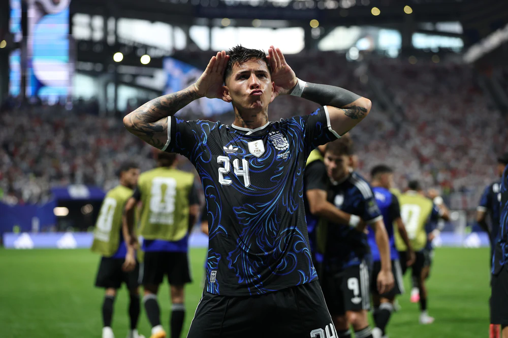 World Cup trên sân nhà: Ký ức World Cup và môn chơi của niềm vui - Ảnh 1. World Cup trên sân nhà: Ký ức World Cup và môn chơi của niềm vui - Ảnh 1.