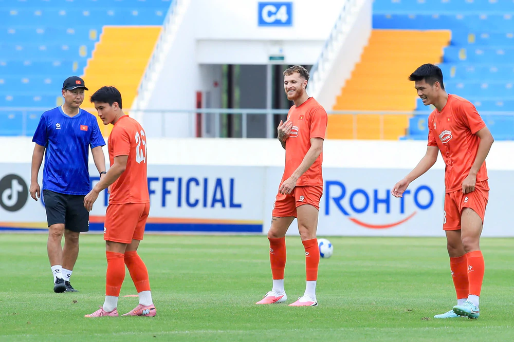 Xuân Son sẵn sàng khởi đầu cho hành trình bảo vệ ngôi vương ASEAN Cup 2026 - Ảnh 2. Xuân Son sẵn sàng khởi đầu cho hành trình bảo vệ ngôi vương ASEAN Cup 2026 - Ảnh 2.