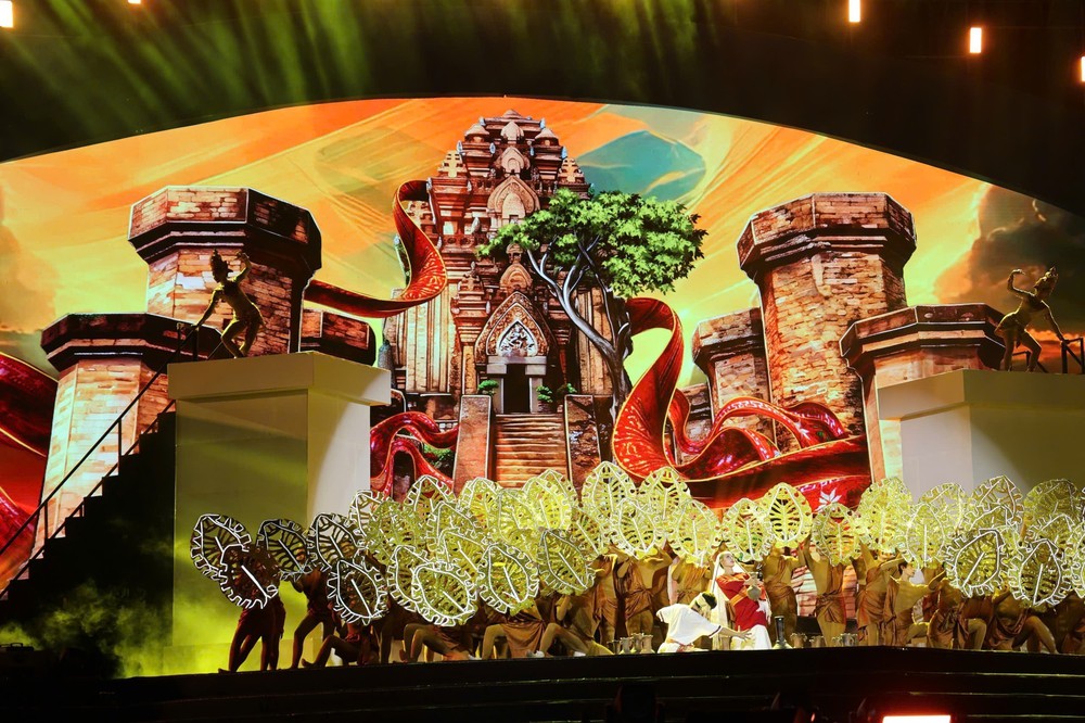 Phó Chủ tịch nước Võ Thị Ánh Xuân dự khai mạc Festival biển Khánh Hòa - Ảnh 4.