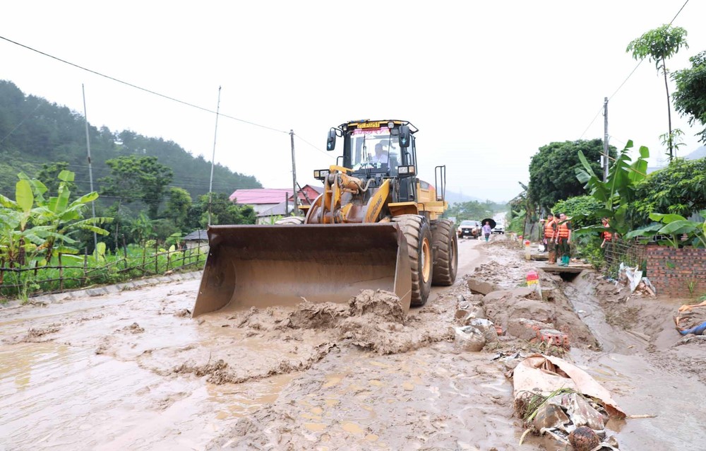 Lai Châu khẩn trương khắc phục hậu quả lũ quét tại xã Mường Than - Ảnh 4. Lai Châu khẩn trương khắc phục hậu quả lũ quét tại xã Mường Than - Ảnh 4.
