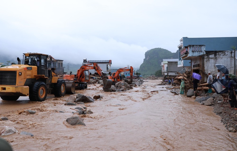 Lai Châu khẩn trương khắc phục hậu quả lũ quét tại xã Mường Than - Ảnh 5. Lai Châu khẩn trương khắc phục hậu quả lũ quét tại xã Mường Than - Ảnh 5.