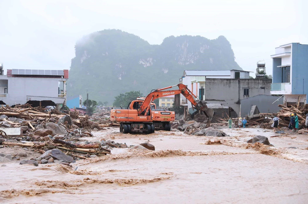Lai Châu khẩn trương khắc phục hậu quả lũ quét tại xã Mường Than - Ảnh 6. Lai Châu khẩn trương khắc phục hậu quả lũ quét tại xã Mường Than - Ảnh 6.