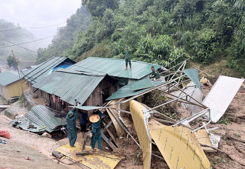 Lai Châu: Lũ quét, sạt lở làm nhiều nhà dân ở Mường Than bị lũ cuốn trôi - Ảnh 8. Lai Châu: Lũ quét, sạt lở làm nhiều nhà dân ở Mường Than bị lũ cuốn trôi - Ảnh 8.