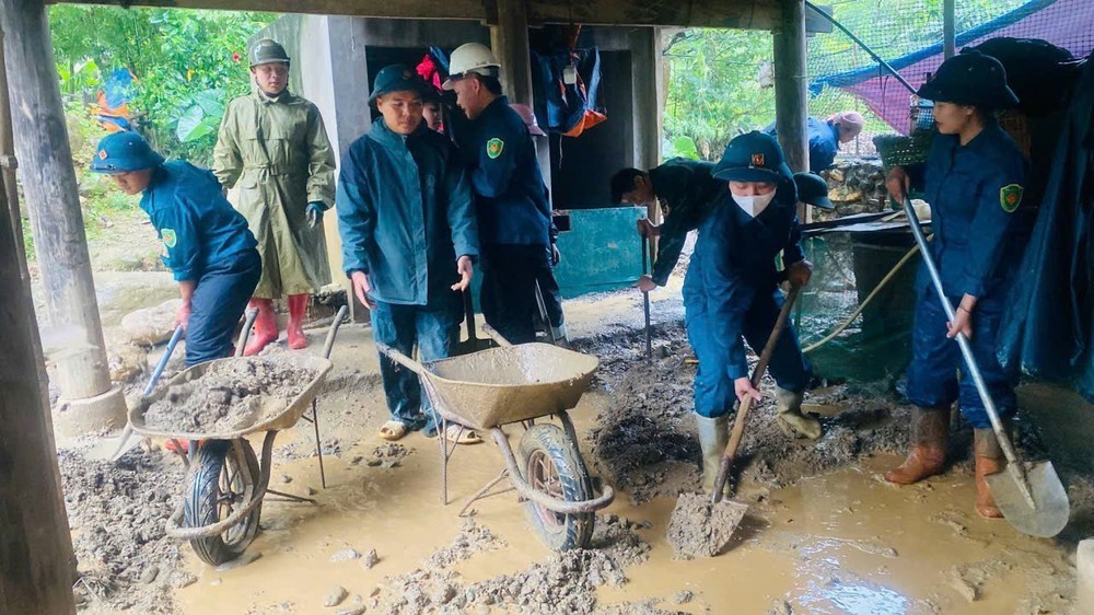 Lào Cai: Mưa lũ gây thiệt hại hơn 2,7 tỷ đồng, nhiều tuyến giao thông bị chia cắt - Ảnh 2. Lào Cai: Mưa lũ gây thiệt hại hơn 2,7 tỷ đồng, nhiều tuyến giao thông bị chia cắt - Ảnh 2.