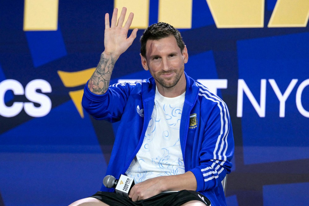 Tin Messi từ giã ĐT Argentina thu hút hơn 100 triệu người trên mạng xã hội toàn cầu - Ảnh 1. Tin Messi từ giã ĐT Argentina thu hút hơn 100 triệu người trên mạng xã hội toàn cầu - Ảnh 1.