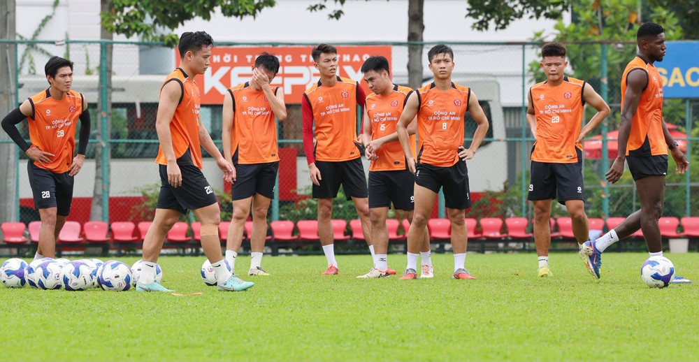 CLB Công an TP.HCM thay hơn một đội hình, "đại phẫu" vì giấc mơ lớn - Ảnh 3. CLB Công an TP.HCM thay hơn một đội hình, "đại phẫu" vì giấc mơ lớn - Ảnh 3.