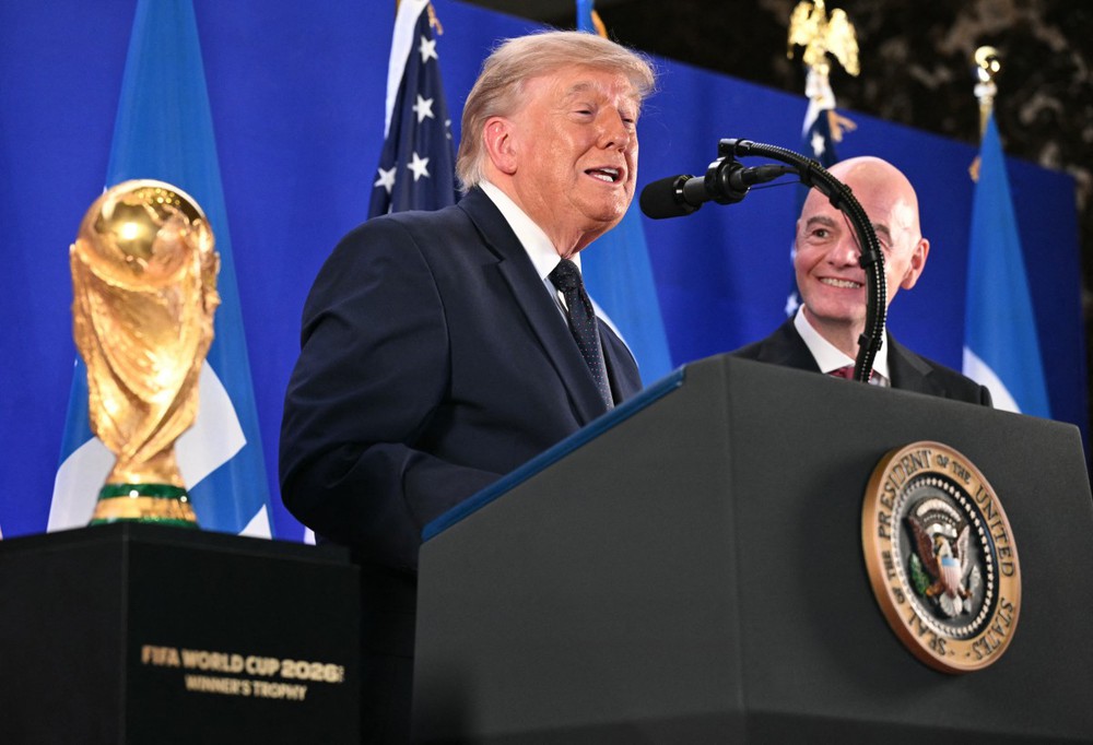 Tin nóng thể thao tối 18/7: Messi đi trực thăng họp báo, Tổng thống Donald Trump thừa nhận "đi đêm: với FIFA - Ảnh 2. Tin nóng thể thao tối 18/7: Messi đi trực thăng họp báo, Tổng thống Donald Trump thừa nhận "đi đêm: với FIFA - Ảnh 2.