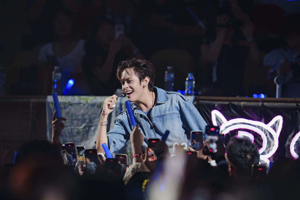 UPRIZE mang “Thăng” lên sân khấu fan meeting, hé lộ concert - Ảnh 3.