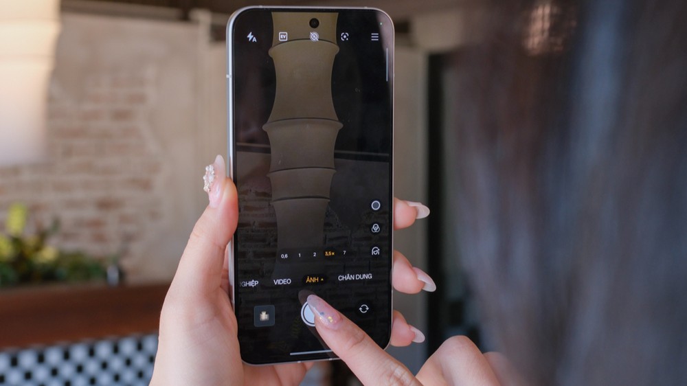 Đọ camera OPPO Reno15 và Reno16 F - Máy nào chụp ảnh sống ảo lung linh hơn - Ảnh 2. Đọ camera OPPO Reno15 và Reno16 F - Máy nào chụp ảnh sống ảo lung linh hơn - Ảnh 2.