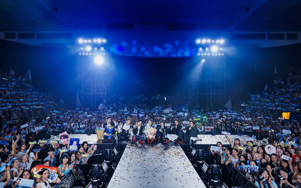 UPRIZE mang “Thăng” lên sân khấu fan meeting, hé lộ concert - Ảnh 4.