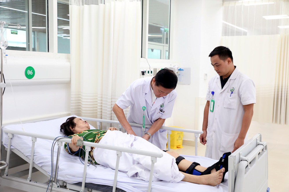 Bệnh viện Hữu nghị Việt Đức cơ sở Ninh Bình tiếp nhận gần 2.200 lượt khám sau hơn 1 tuần hoạt động - Ảnh 3.