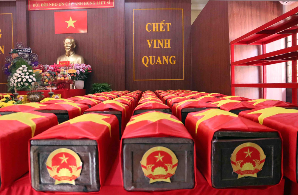 Đã quy tập được 100 hài cốt liệt sĩ tại Công viên Lê Thị Riêng - Ảnh 2. Đã quy tập được 100 hài cốt liệt sĩ tại Công viên Lê Thị Riêng - Ảnh 2.