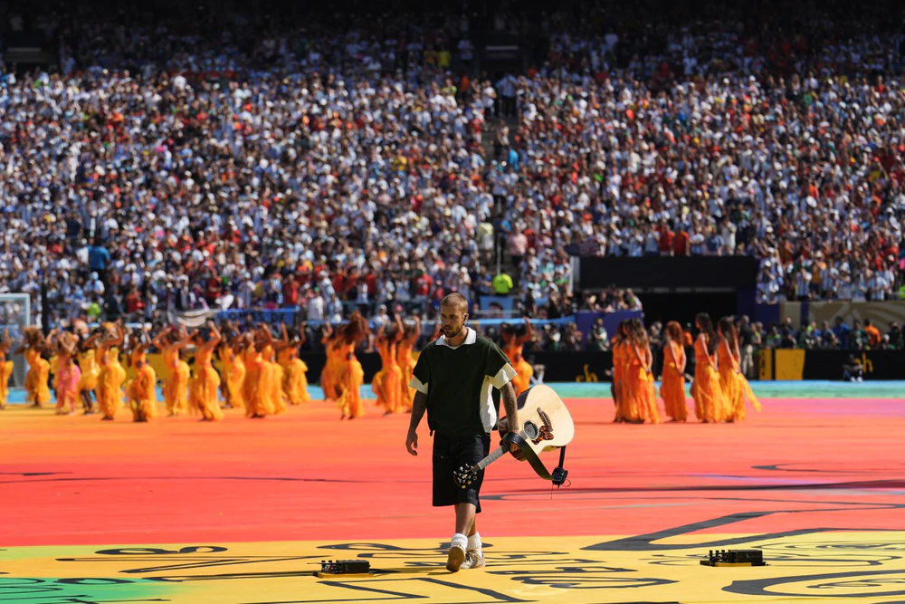 Chung kết World Cup 2026 gây tranh cãi nhất lịch sử vì show giữa hiệp - Ảnh 1. Chung kết World Cup 2026 gây tranh cãi nhất lịch sử vì show giữa hiệp - Ảnh 1.