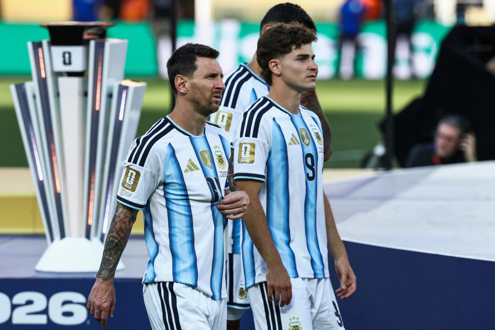 Chung kết World Cup 2026: Argentina lập kỷ lục buồn, không tung ra cú sút nào trong 90 phút - Ảnh 1. Chung kết World Cup 2026: Argentina lập kỷ lục buồn, không tung ra cú sút nào trong 90 phút - Ảnh 1.