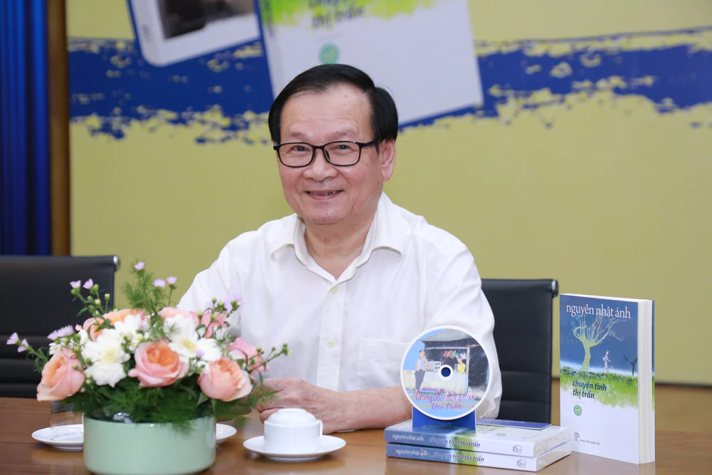 "Vũ trụ văn chương của Nguyễn Nhật Ánh" quen mà lạ - Ảnh 1. "Vũ trụ văn chương của Nguyễn Nhật Ánh" quen mà lạ - Ảnh 1.