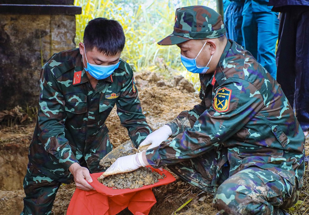 Chiến dịch 500 ngày đêm: Hành trình đưa hai liệt sĩ trở về từ đỉnh đèo Pha Đin - Ảnh 3. Chiến dịch 500 ngày đêm: Hành trình đưa hai liệt sĩ trở về từ đỉnh đèo Pha Đin - Ảnh 3.