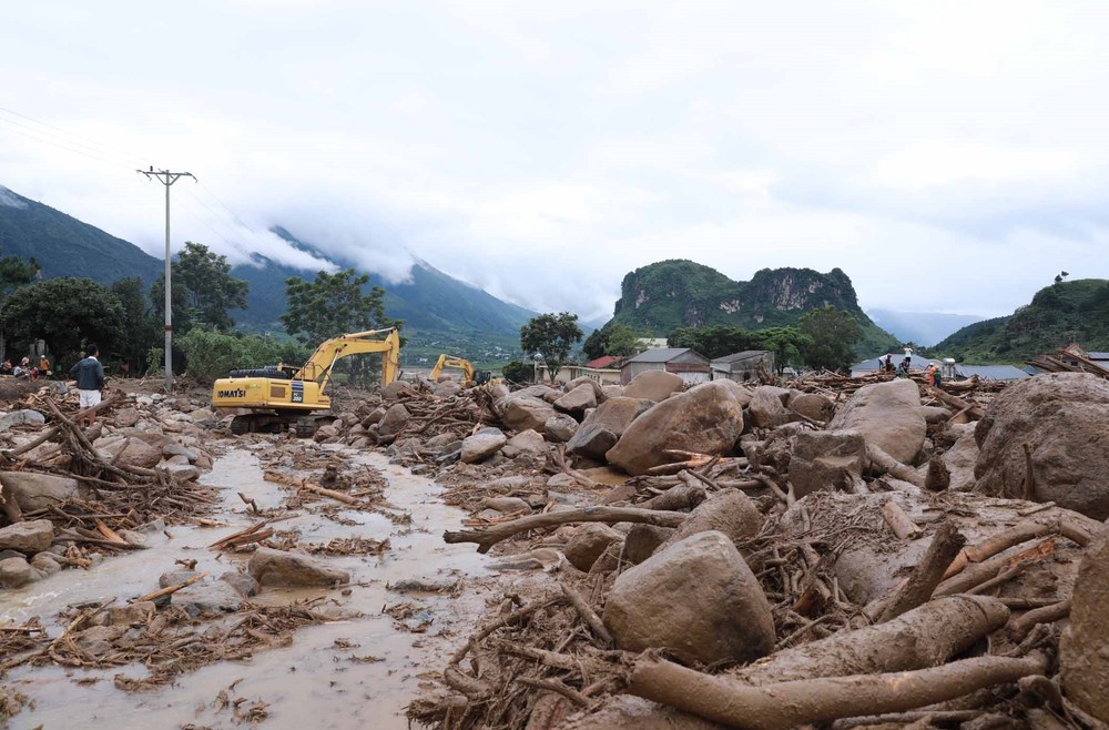 Lai Châu tập trung mọi nguồn lực khắc phục hậu quả lũ quét tại xã Mường Than - Ảnh 11. Lai Châu tập trung mọi nguồn lực khắc phục hậu quả lũ quét tại xã Mường Than - Ảnh 11.