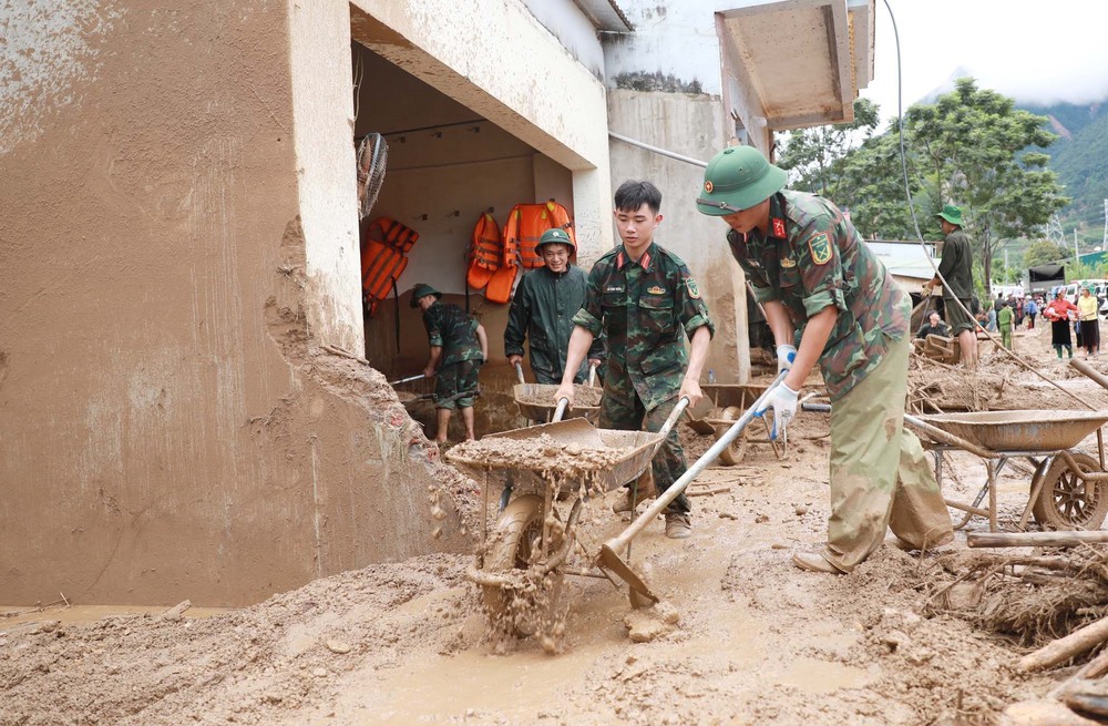 Lai Châu tập trung mọi nguồn lực khắc phục hậu quả lũ quét tại xã Mường Than - Ảnh 13. Lai Châu tập trung mọi nguồn lực khắc phục hậu quả lũ quét tại xã Mường Than - Ảnh 13.