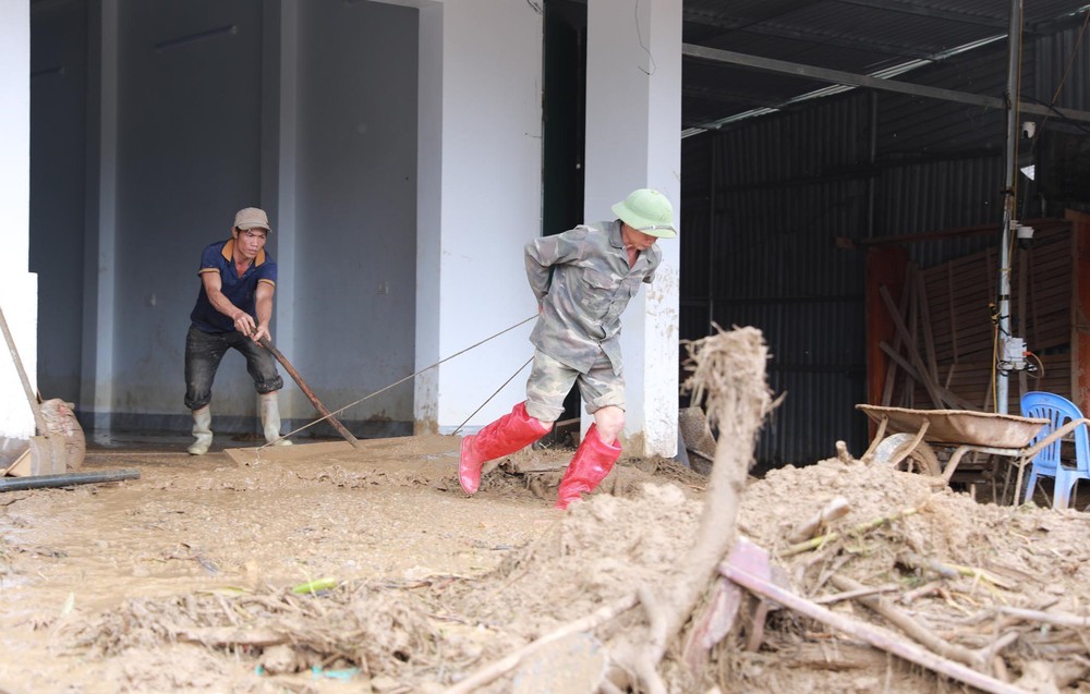 Lai Châu tập trung mọi nguồn lực khắc phục hậu quả lũ quét tại xã Mường Than - Ảnh 24. Lai Châu tập trung mọi nguồn lực khắc phục hậu quả lũ quét tại xã Mường Than - Ảnh 24.