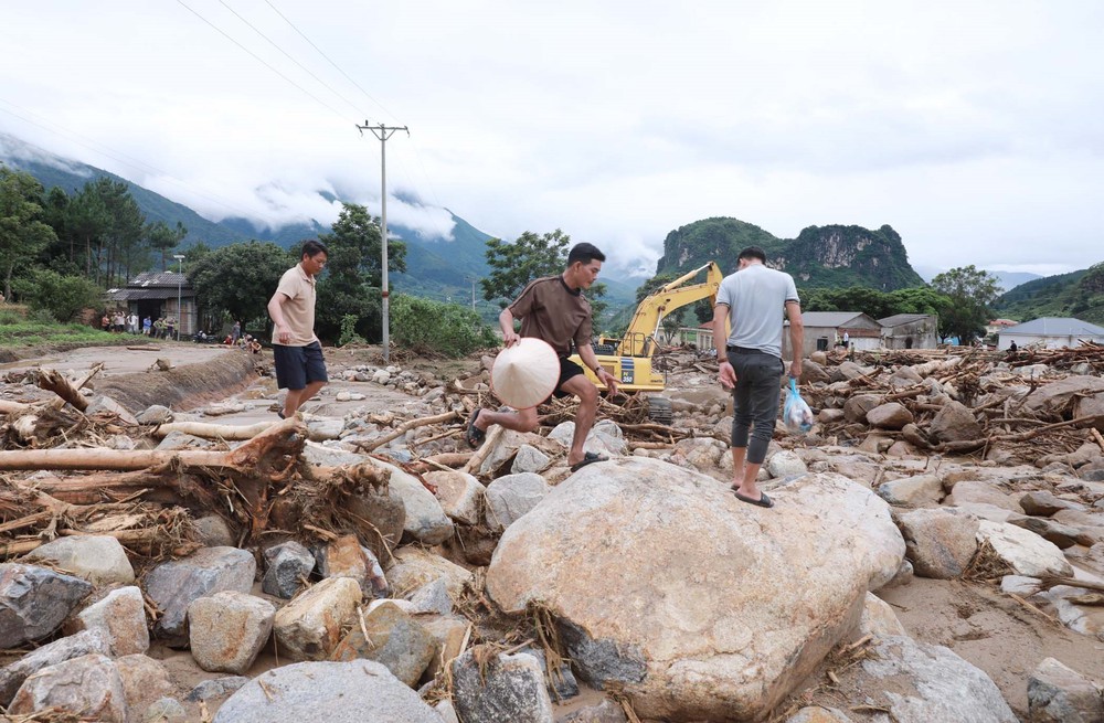 Lai Châu tập trung mọi nguồn lực khắc phục hậu quả lũ quét tại xã Mường Than - Ảnh 17. Lai Châu tập trung mọi nguồn lực khắc phục hậu quả lũ quét tại xã Mường Than - Ảnh 17.