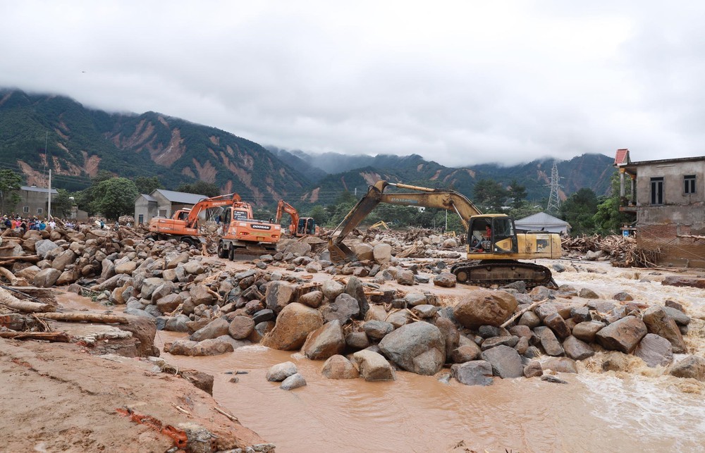 Lai Châu tập trung mọi nguồn lực khắc phục hậu quả lũ quét tại xã Mường Than - Ảnh 15. Lai Châu tập trung mọi nguồn lực khắc phục hậu quả lũ quét tại xã Mường Than - Ảnh 15.