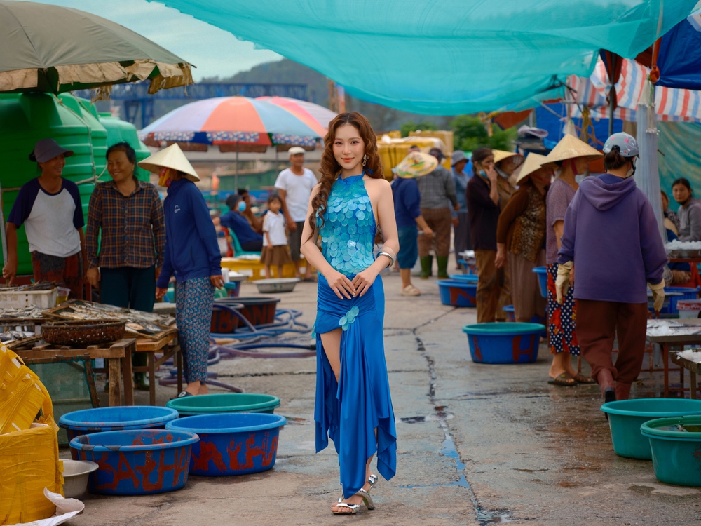 Hương Tràm ra mắt MV “gái NGHỆ”: Mang nguyên thành Vinh vào MV - Ảnh 2. Hương Tràm ra mắt MV “gái NGHỆ”: Mang nguyên thành Vinh vào MV - Ảnh 2.
