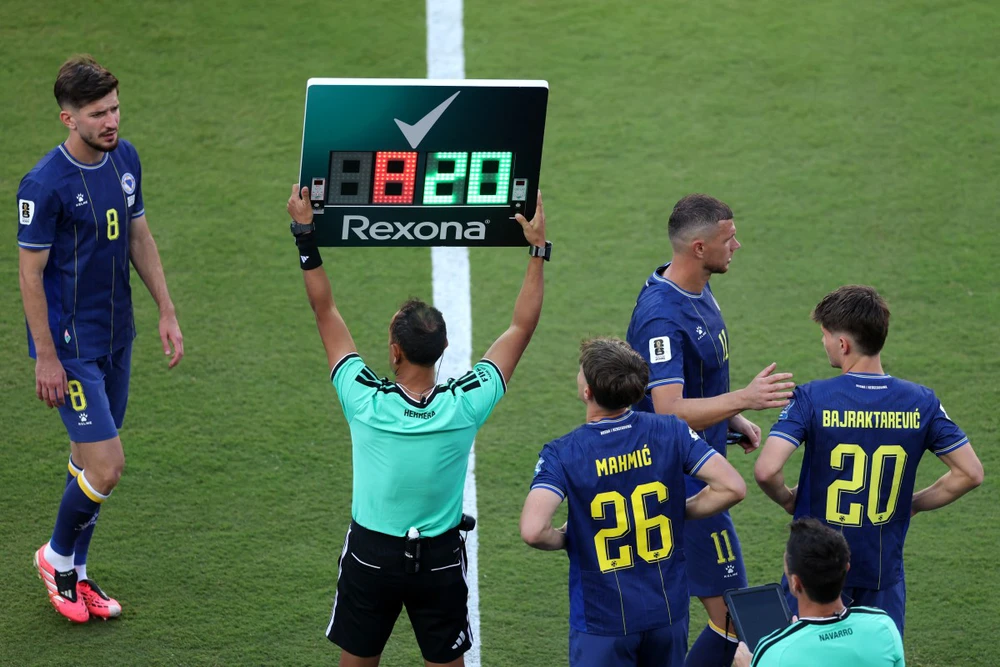 TRỰC TIẾP bóng đá Mỹ 1-0 Bosnia (Hiệp 2): Balogun mở tỷ số - Ảnh 4. TRỰC TIẾP bóng đá Mỹ 1-0 Bosnia (Hiệp 2): Balogun mở tỷ số - Ảnh 4.