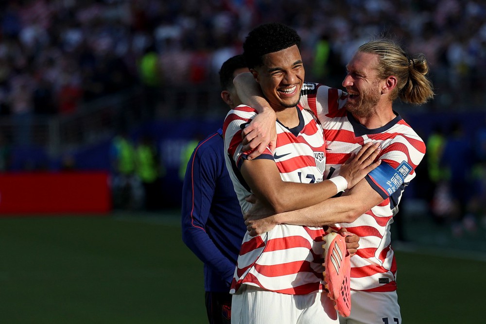 HLV Pochettino mơ về chức vô địch World Cup 2026 cùng tuyển Mỹ: 'Tại sao không thể là chúng tôi?' - Ảnh 2. HLV Pochettino mơ về chức vô địch World Cup 2026 cùng tuyển Mỹ: 'Tại sao không thể là chúng tôi?' - Ảnh 2.