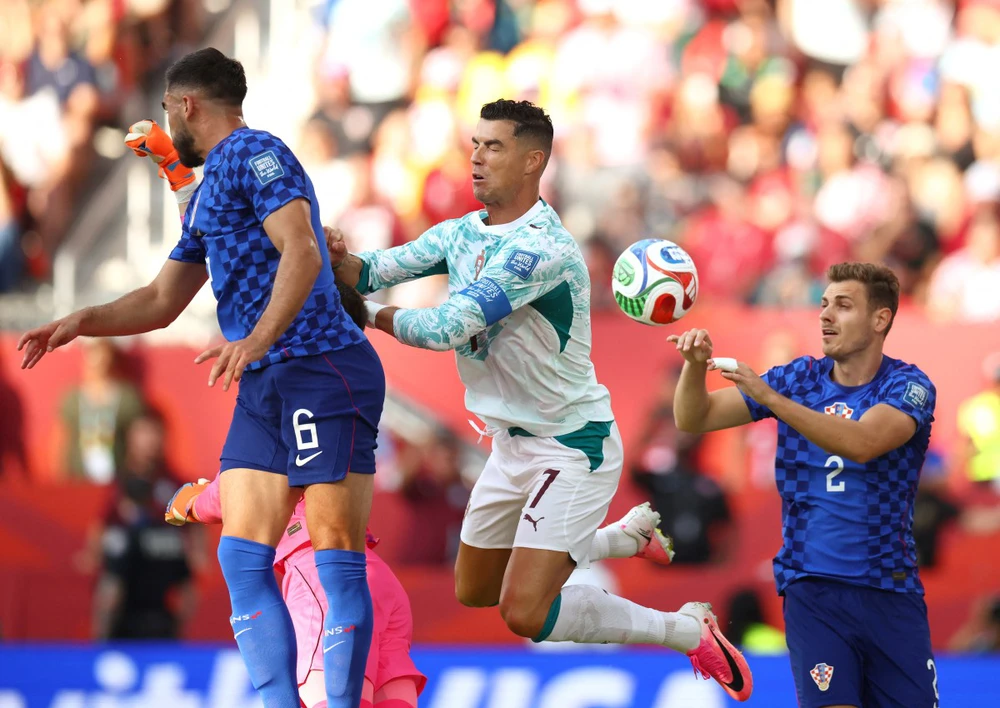 Ronaldo bị kèm rất chặt. Ảnh: AFP/TTXVN