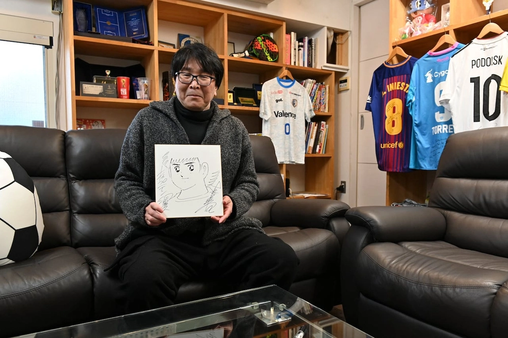 Yoichi Takahashi: 'Nếu có Tsubasa, ĐT Nhật Bản sẽ thắng. Hy vọng họ sẽ đánh bại Brazil ở chung kết World Cup 2030' - Ảnh 1. Yoichi Takahashi: 'Nếu có Tsubasa, ĐT Nhật Bản sẽ thắng. Hy vọng họ sẽ đánh bại Brazil ở chung kết World Cup 2030' - Ảnh 1.