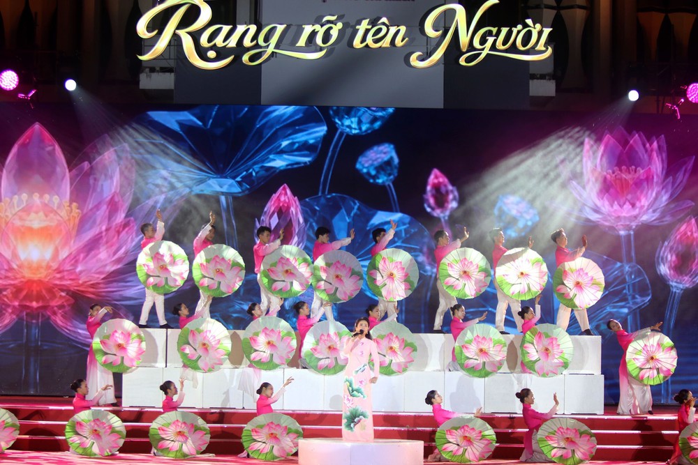 Cầu truyền hình đặc biệt "Rạng rỡ tên Người": Lan tỏa niềm tự hào về Thành phố mang tên Bác - Ảnh 4. Cầu truyền hình đặc biệt "Rạng rỡ tên Người": Lan tỏa niềm tự hào về Thành phố mang tên Bác - Ảnh 4.