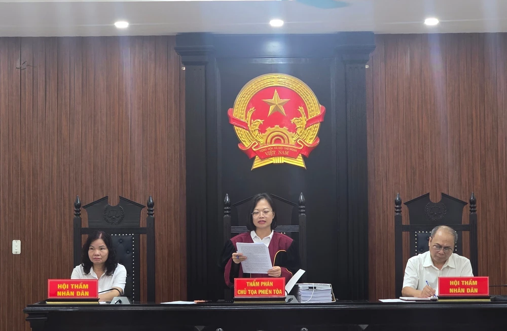 Chủ trang Facebook bán đồ hiệu bị phạt 3 tỷ đồng vì trốn thuế - Ảnh 2. Chủ trang Facebook bán đồ hiệu bị phạt 3 tỷ đồng vì trốn thuế - Ảnh 2.