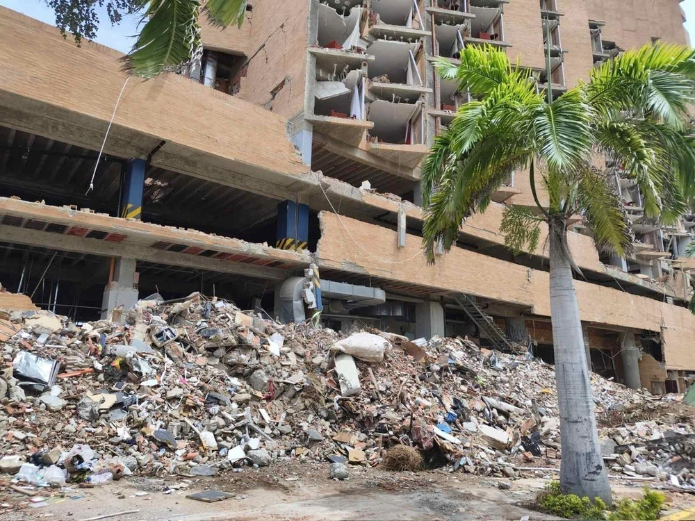 Đoàn Việt Nam chạy đua với thời gian tìm kiếm nạn nhân động đất tại Venezuela - Ảnh 9. Đoàn Việt Nam chạy đua với thời gian tìm kiếm nạn nhân động đất tại Venezuela - Ảnh 9.