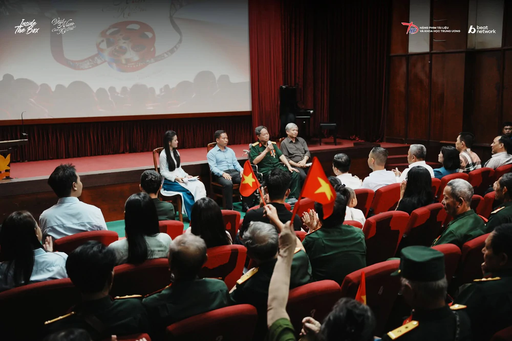 Đại diện Hãng phim Tài liệu & Khoa học Trung ương: Muốn đưa phim tài liệu về người lính đến gần giới trẻ hơn - Ảnh 2. Đại diện Hãng phim Tài liệu & Khoa học Trung ương: Muốn đưa phim tài liệu về người lính đến gần giới trẻ hơn - Ảnh 2.