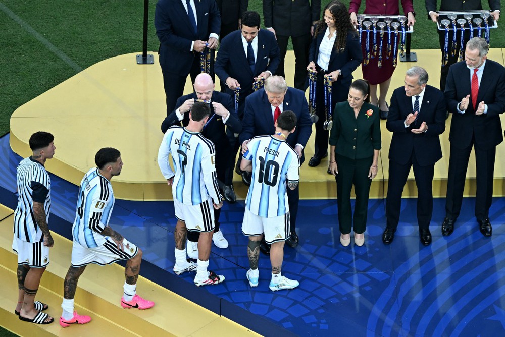 Argentina tự làm hoen ố hình ảnh của mình bằng sự cay cú - Ảnh 2. Argentina tự làm hoen ố hình ảnh của mình bằng sự cay cú - Ảnh 2.