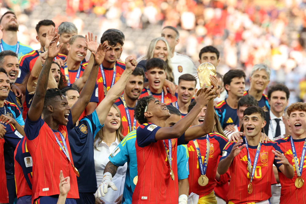Tây Ban Nha vô địch World Cup 2026: Phi thường từ những điều giản đơn - Ảnh 1. Tây Ban Nha vô địch World Cup 2026: Phi thường từ những điều giản đơn - Ảnh 1.